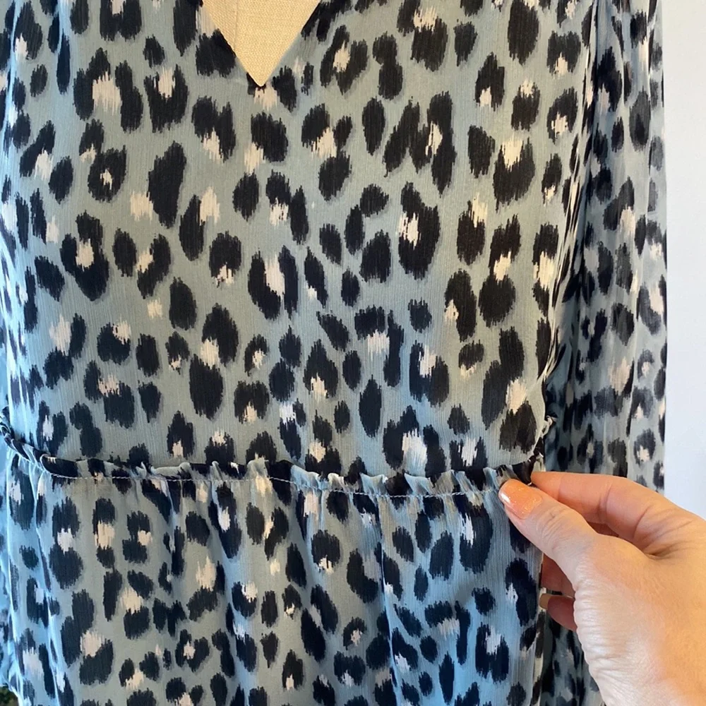 Loft Petites animal print v-neck long sleeve dress size XSP - Picture 4 of 11